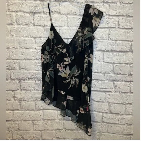 Keepsake the Label Floral Asymmetrical Top Size XS NWOT - Picture 3 of 4